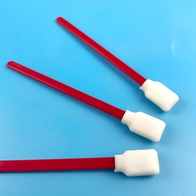 Adaptez aux besoins du client acceptent le bâton rouge de nettoyage de l'électronique de poignée d'écouvillon de nettoyage de mousse