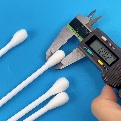 Tampon de coton jetable de 7,4 pouces médical avec le grand trou principal sur des bâtons de nettoyage de poignée