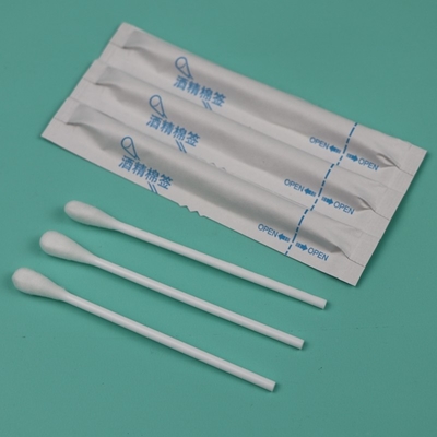 Manche en plastique pré-humidifiée Qtips Applicateur de coton médical avec alcool