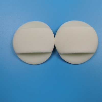 Des tampons à usage unique pour le maquillage à base d'éponge ronde et douce pour les soins du visage
