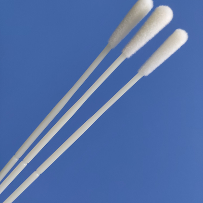 Le gaz d'ordre technique a stérilisé le tampon de coton médical de gorge nasale