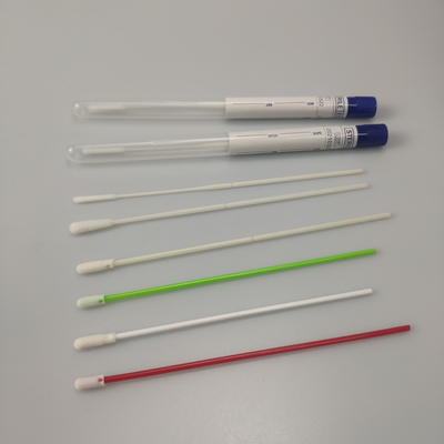 La collection de spécimen de tête de rayonne de coton tamponne avec les échantillons oraux de Femal de tube