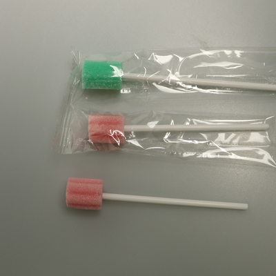 L'écouvillon oral de soin incliné par mousse stérile jetable avec pp collent
